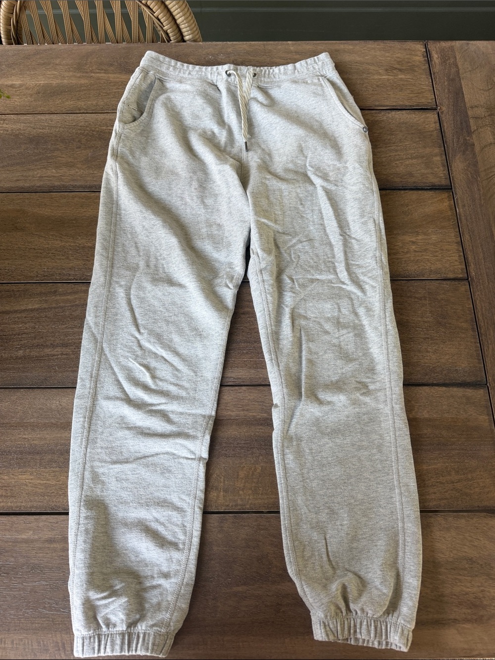 Vuori Women’s Light Gray Drawstring Joggers